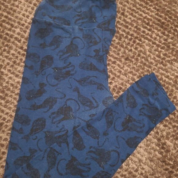 Lularoe blue background black cat green/ yellow eyes  leggings  GUC  One Size - Picture 1 of 5